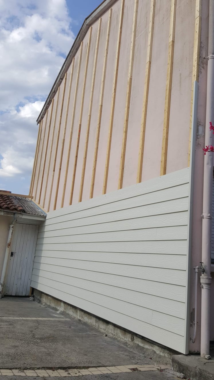 Préparation du support pour pose du bardage en clin à Mérignac